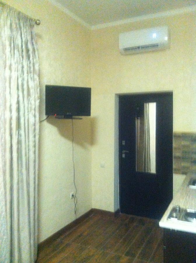 Vacation Home On Krasnomayakskaya 36 Soukhoumi Extérieur photo